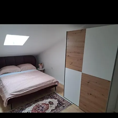 Etagenwohnung Sara Apartman *